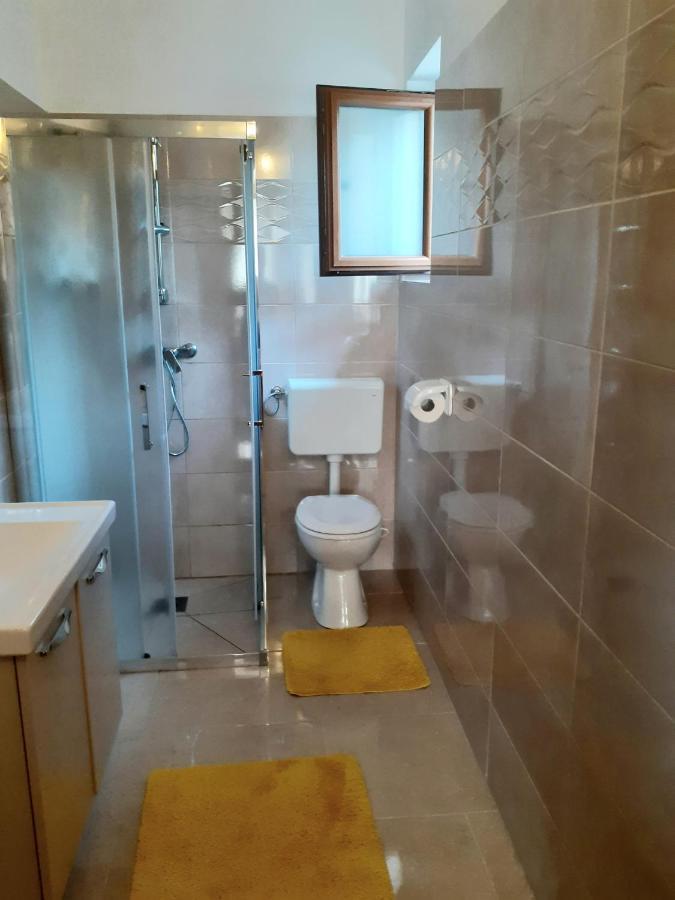 Apartman Paola Malinska Exteriér fotografie