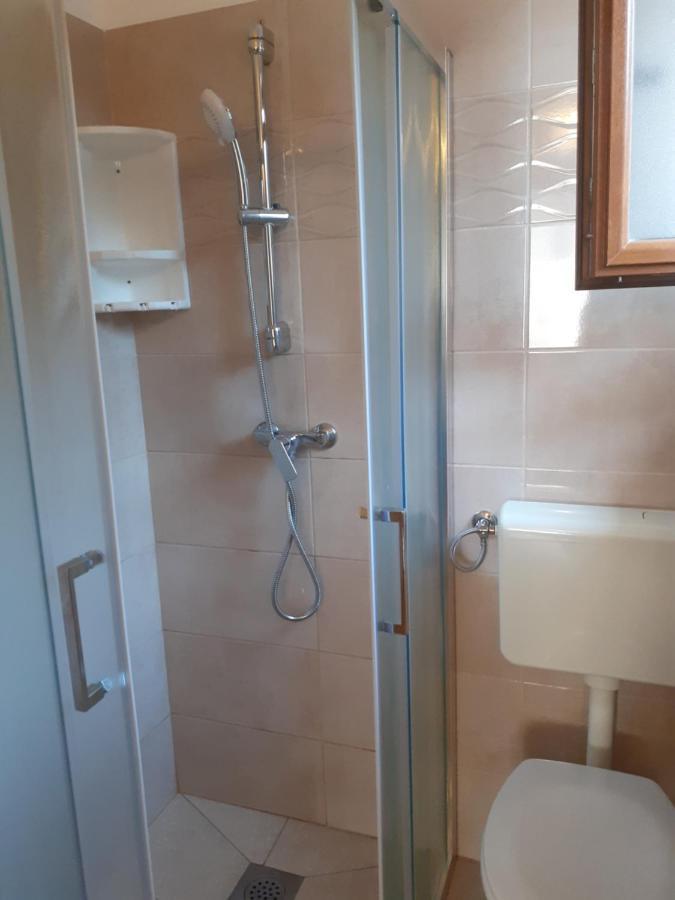 Apartman Paola Malinska Exteriér fotografie