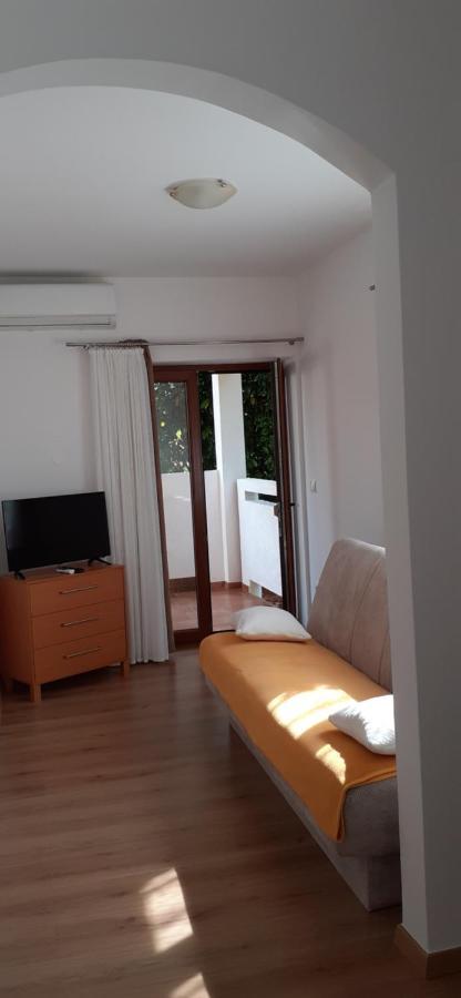Apartmán Apartman Paola Malinska Exteriér fotografie