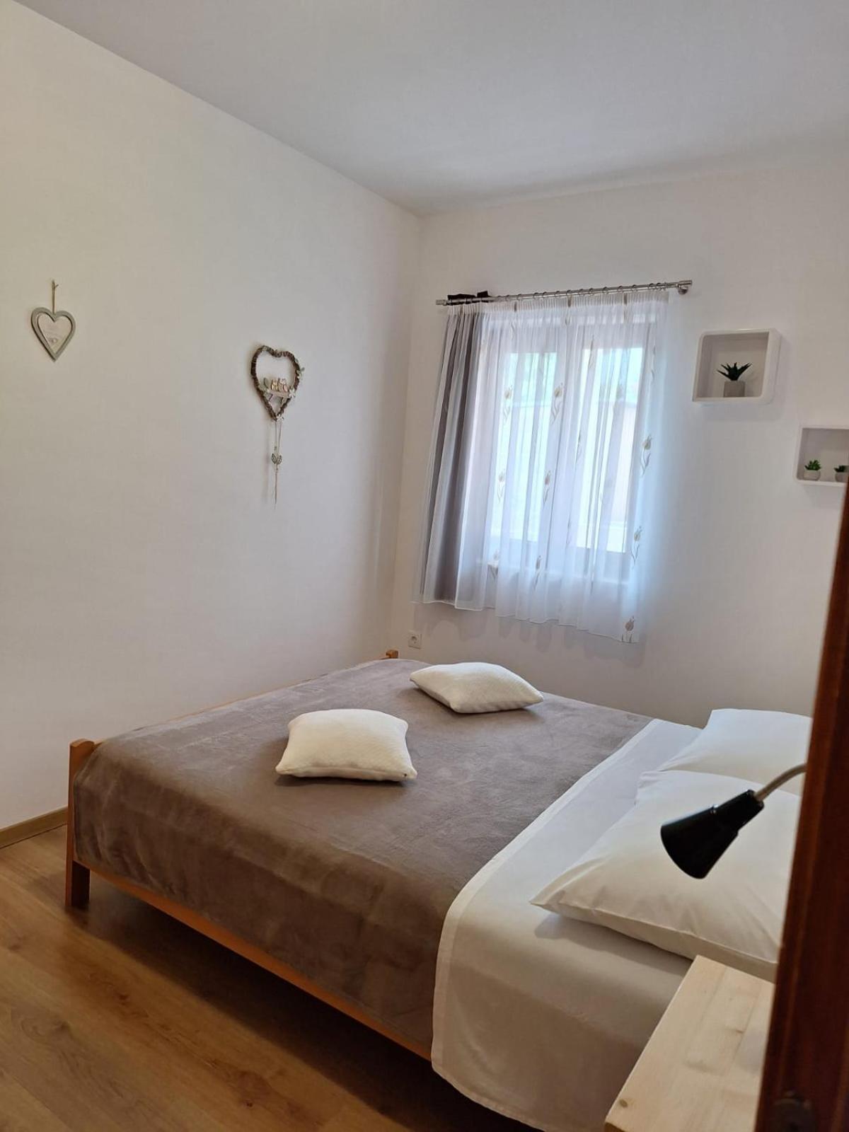 Apartmán Apartman Paola Malinska Exteriér fotografie