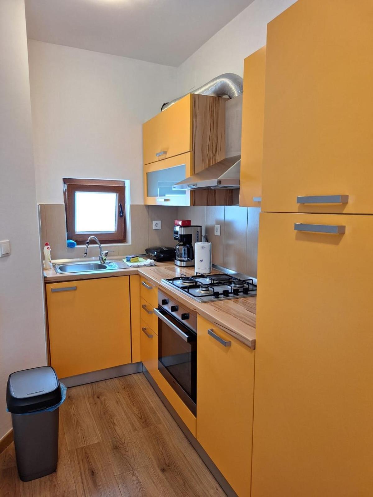 Apartman Paola Malinska Exteriér fotografie